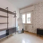 Апартаменты Gaia's Flat - 15 Min From & Train Station *