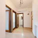 Апартаменты Gaia's Flat - 15 Min From & Train Station Венеция