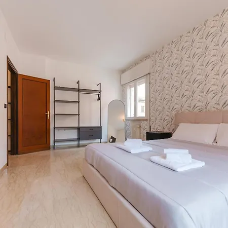 Gaia's Flat - 15 Min From & Train Station * Venedik