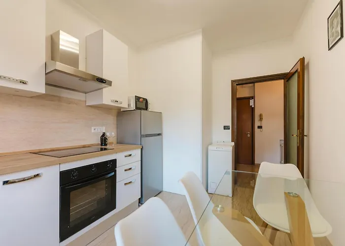 Appartement Gaia's Flat - 15 Min From & Train Station