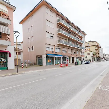 Gaia's Flat - 15 Min From & Train Station *